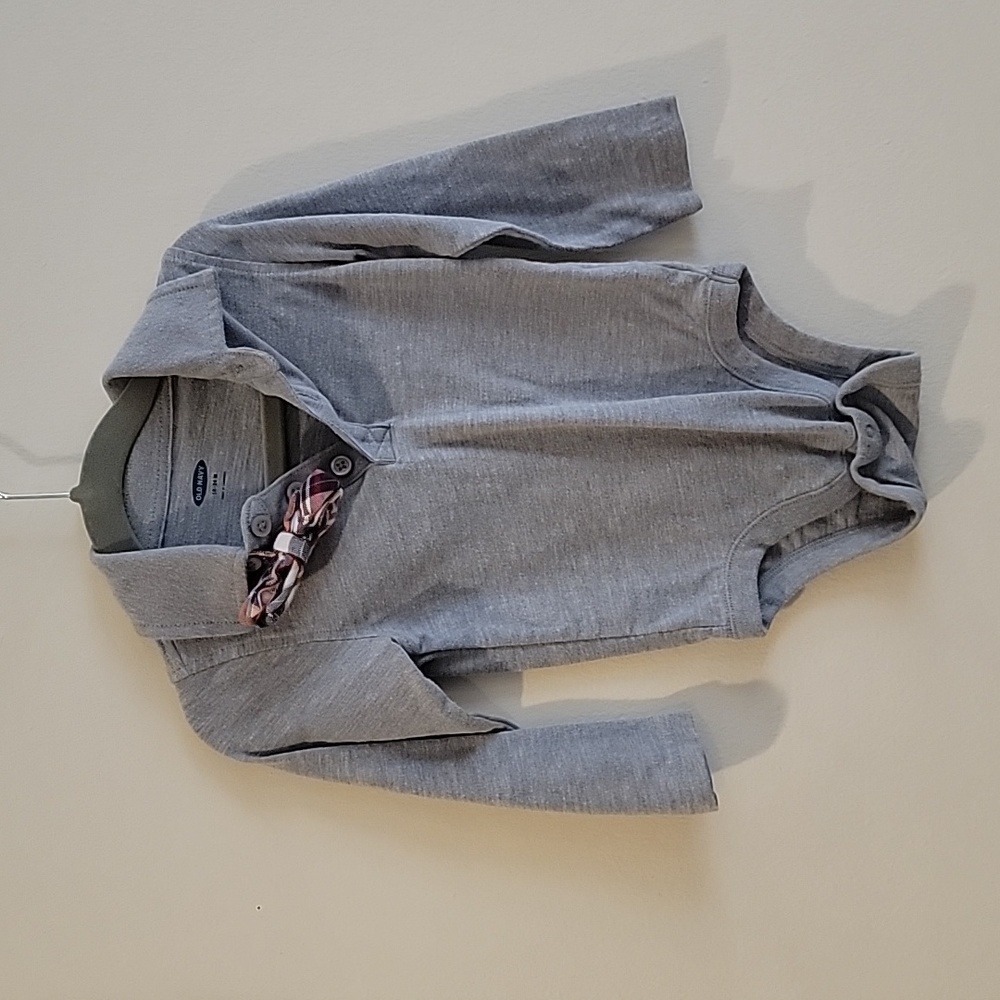 Old Navy Grey button down with bow tie 18-24 months plaid bowtie